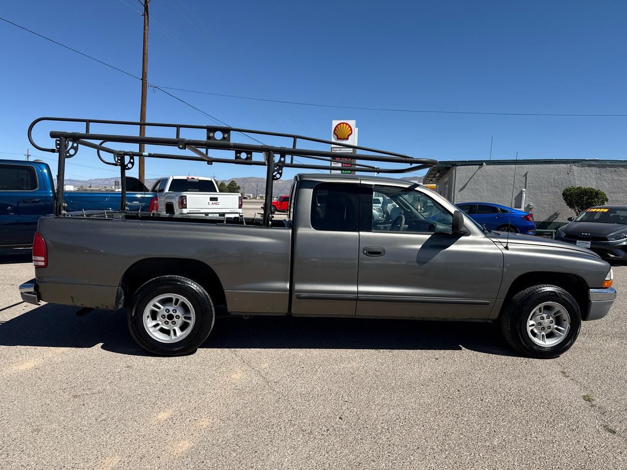 Dodge Dakota Club Cab 131" WB Base 2000