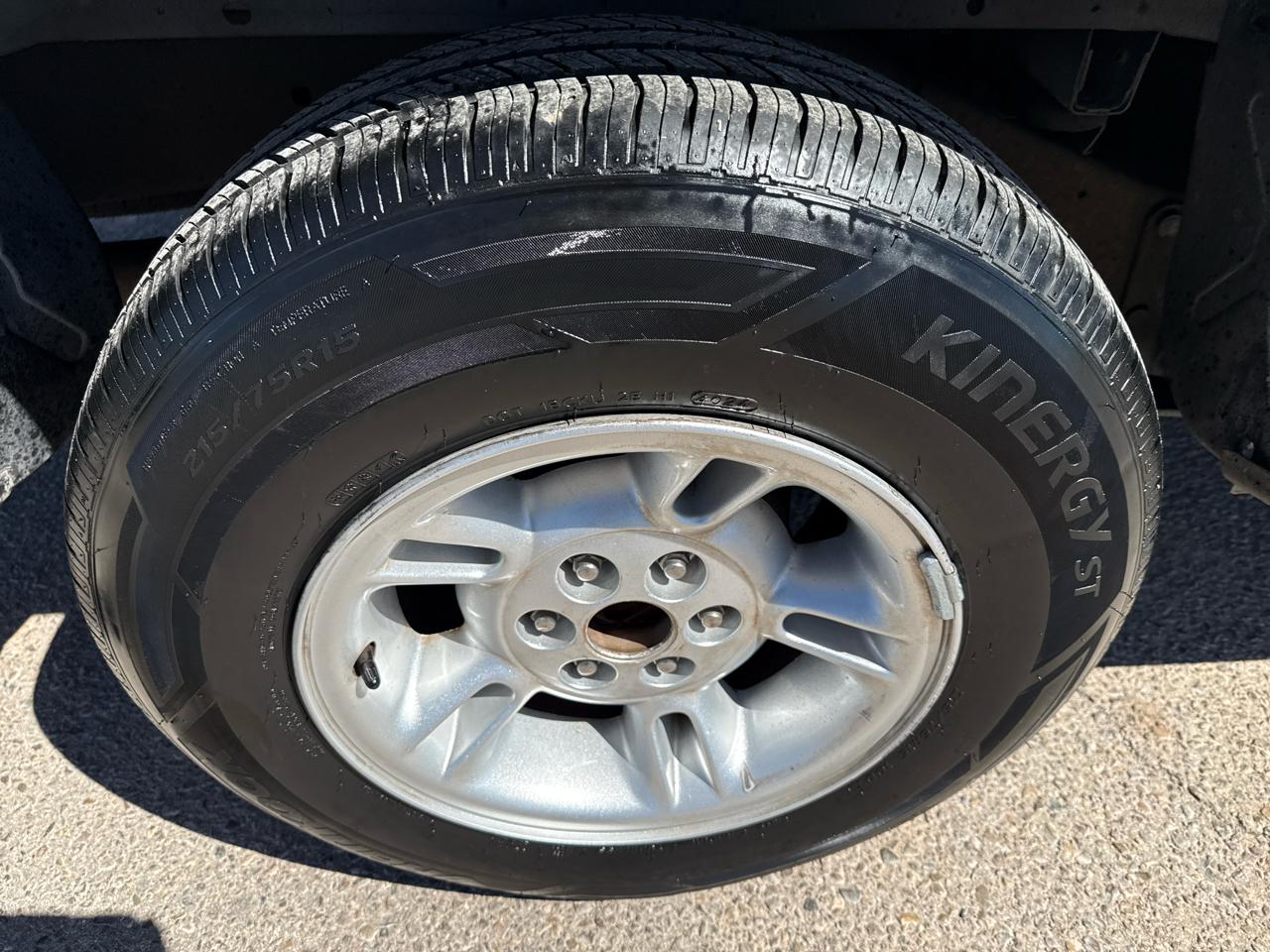 Dodge Dakota Club Cab 131" WB Base 2000