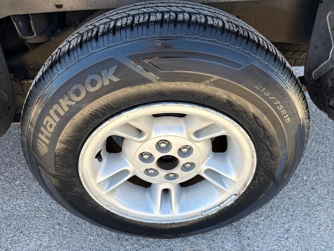 Dodge Dakota Club Cab 131" WB Base 2000