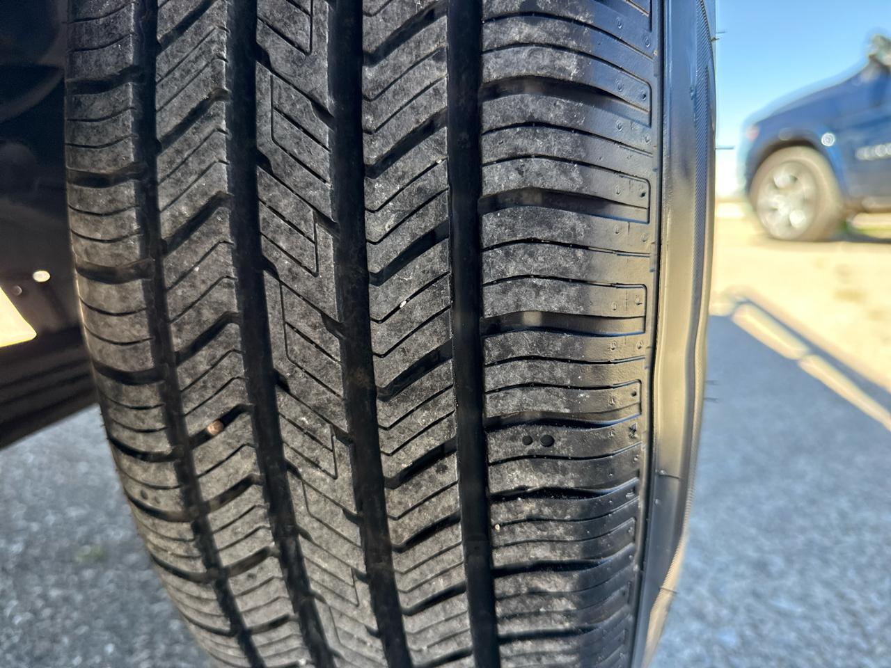 Dodge Dakota Club Cab 131" WB Base 2000