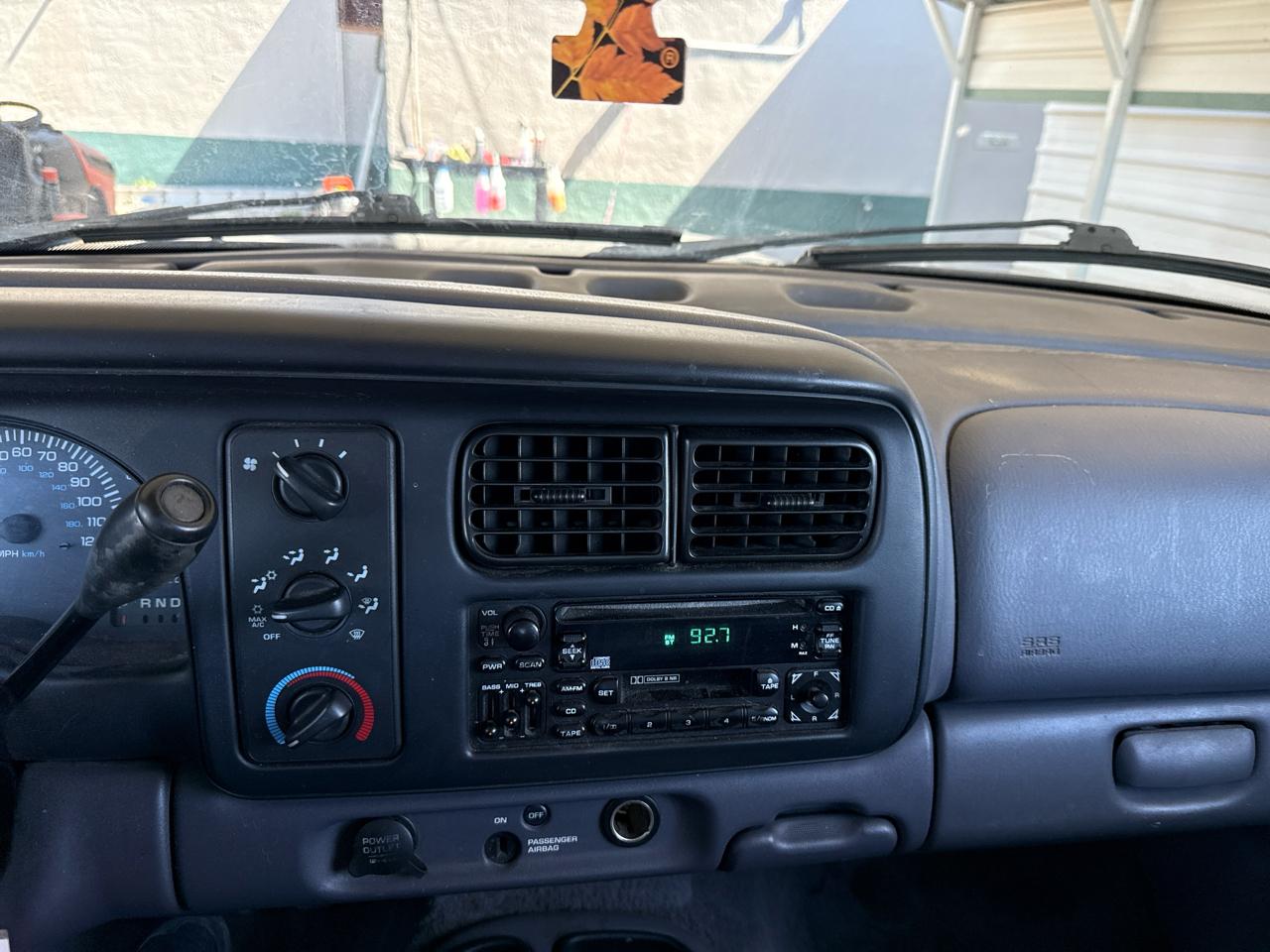 Dodge Dakota Club Cab 131" WB Base 2000