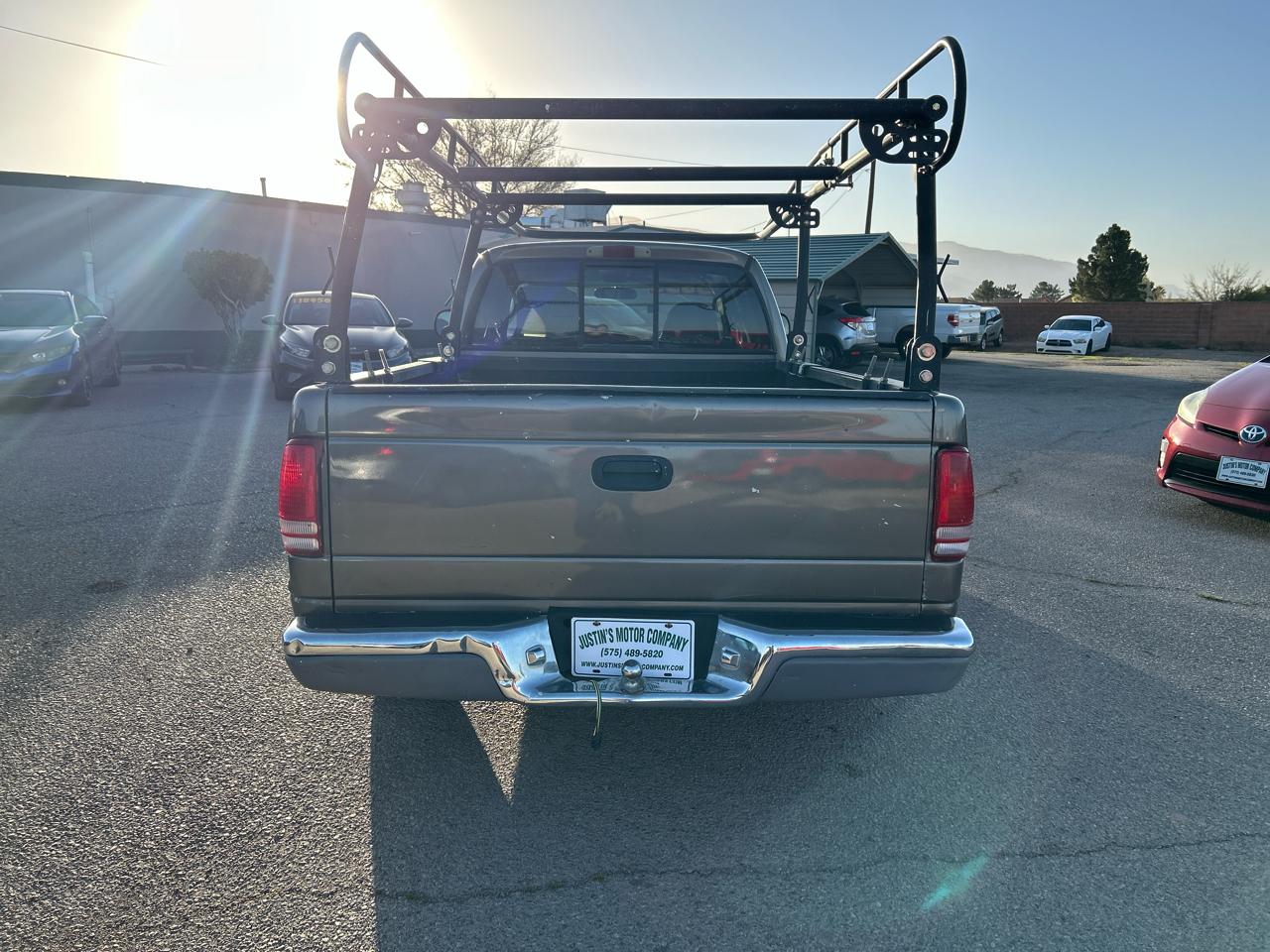 Dodge Dakota Club Cab 131" WB Base 2000