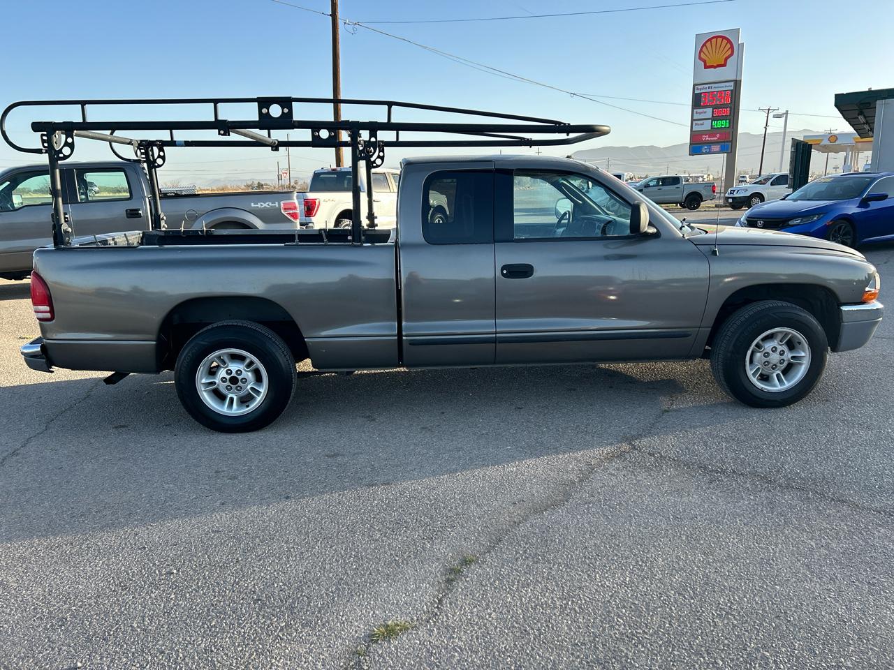 Dodge Dakota Club Cab 131" WB Base 2000