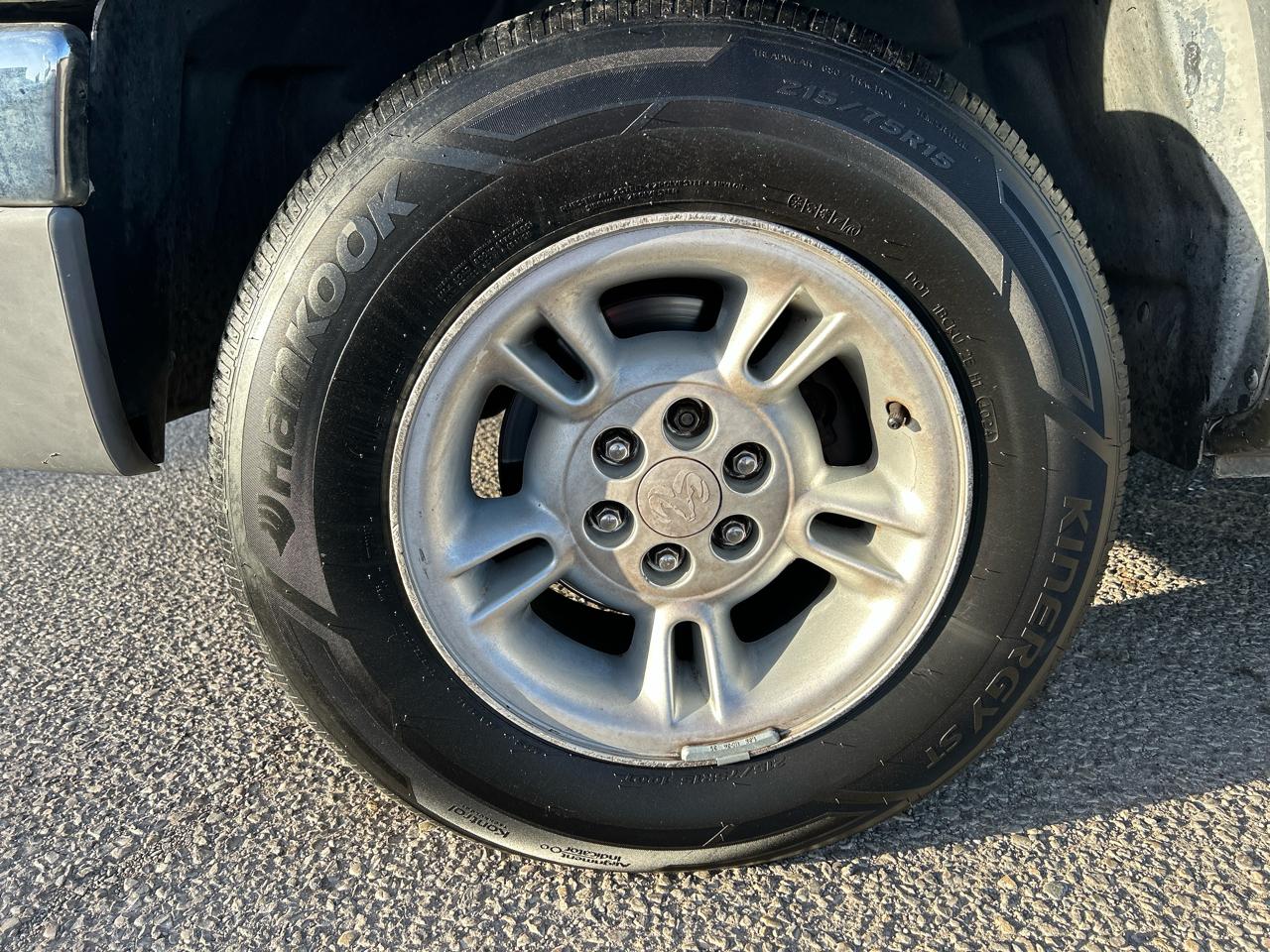 Dodge Dakota Club Cab 131" WB Base 2000