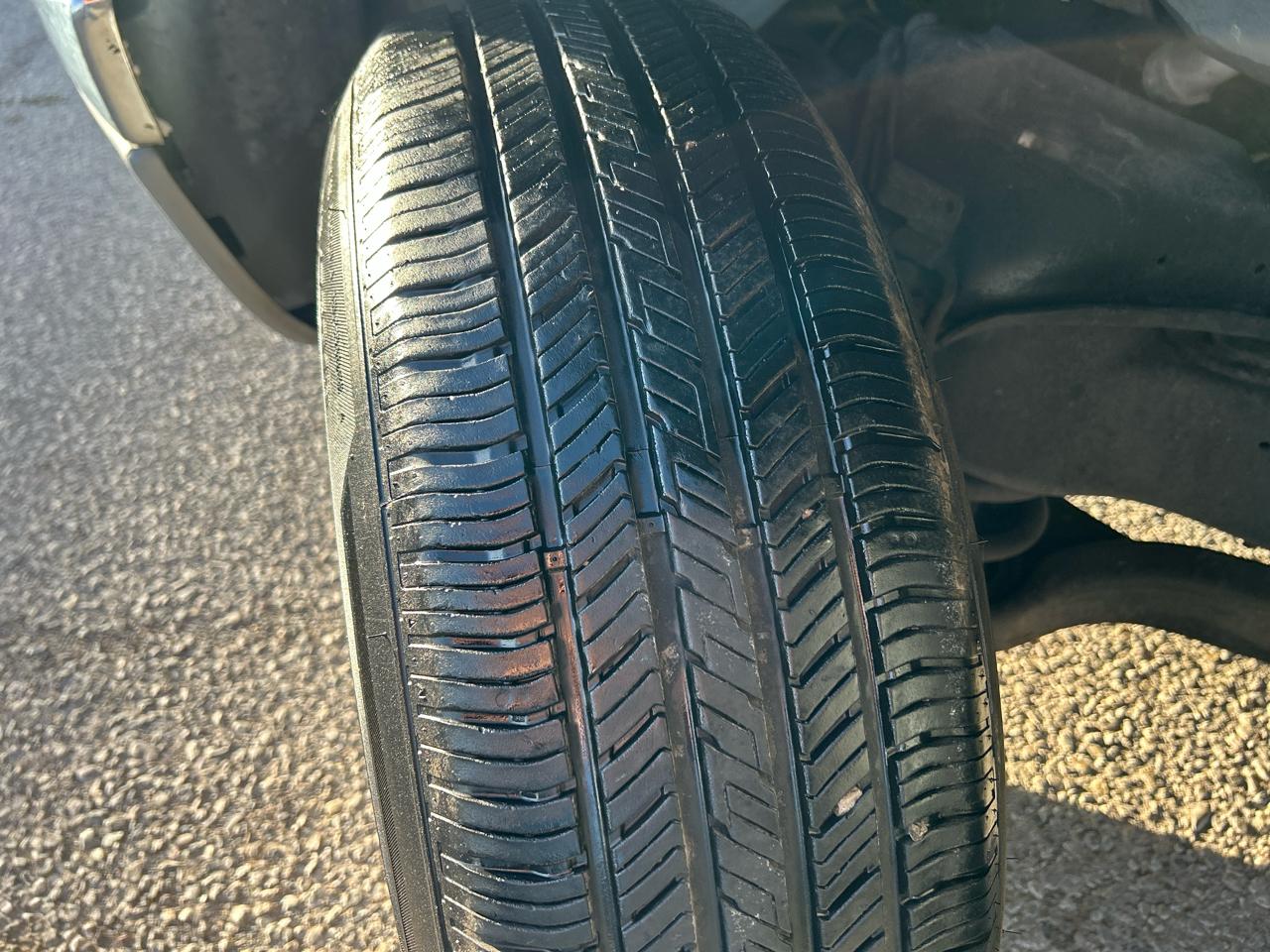 Dodge Dakota Club Cab 131" WB Base 2000