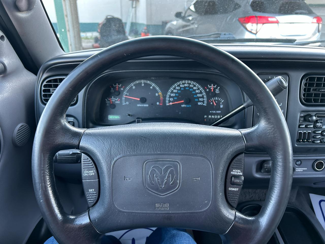 Dodge Dakota Club Cab 131" WB Base 2000