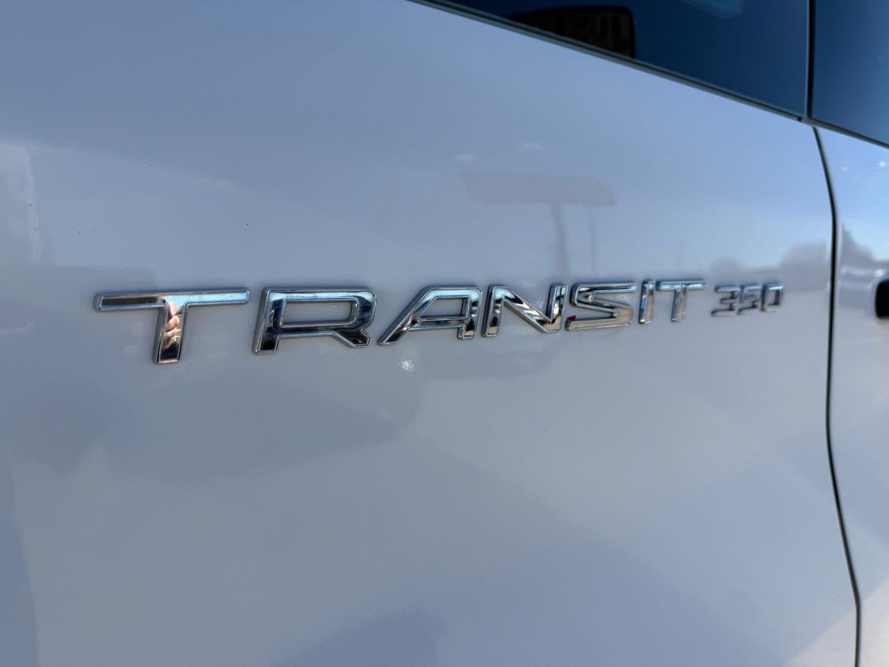 Ford Transit Wagon T-350 148" Low Roof XL Swing-Out RH Dr 2015