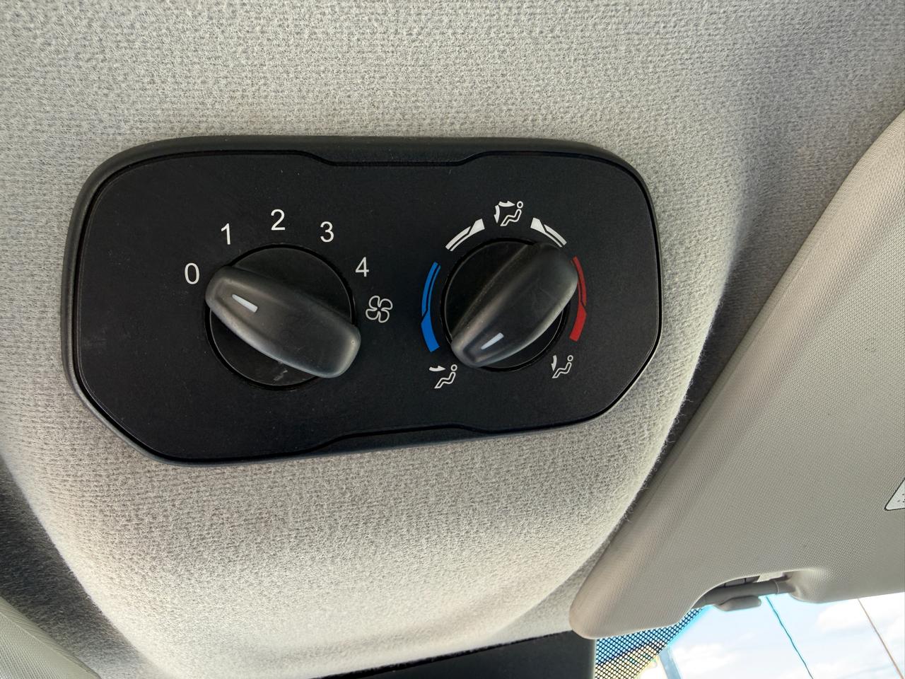 Ford Transit Wagon T-350 148" Low Roof XL Swing-Out RH Dr 2015