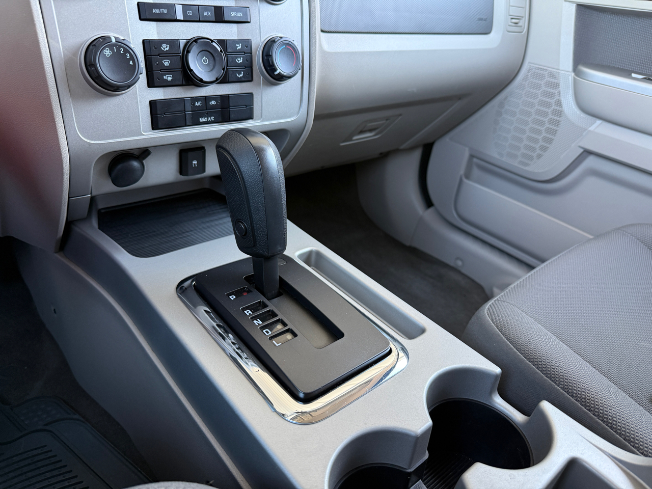 Ford Escape FWD 4dr V6 Auto XLT 2009