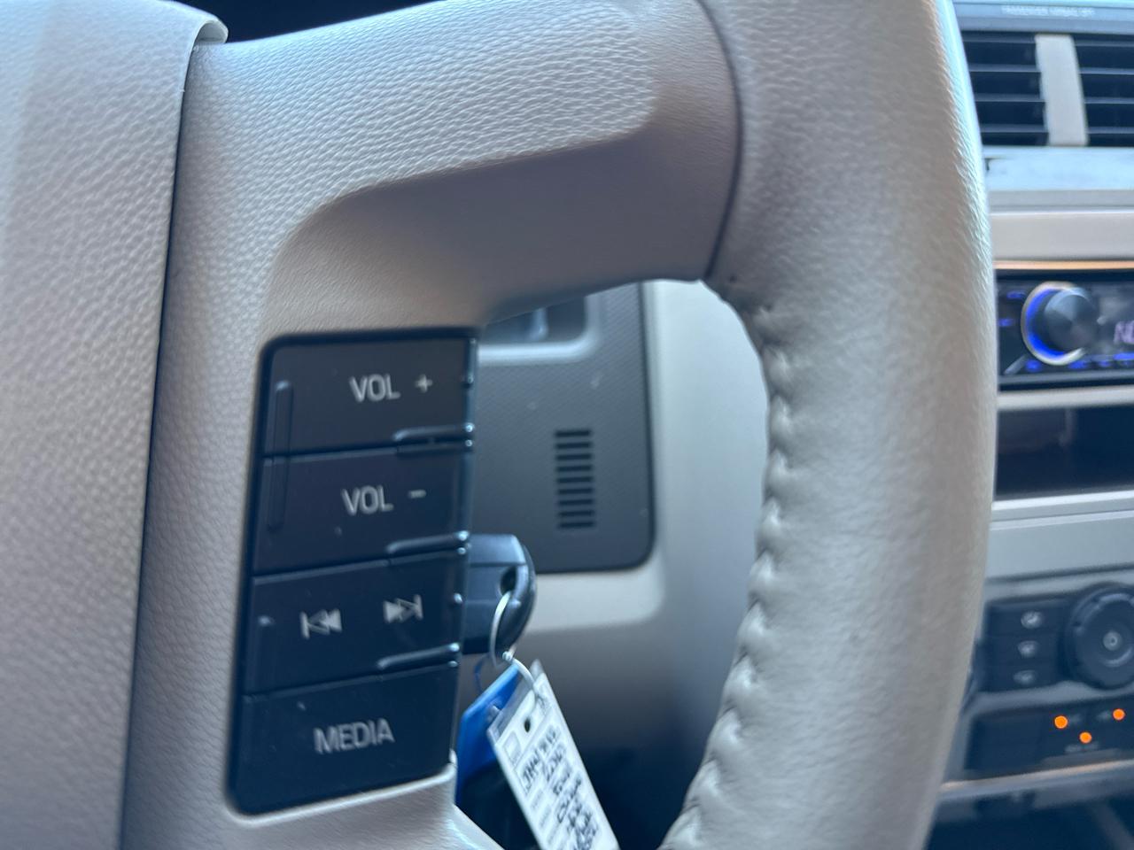 Ford Escape 4WD 4dr XLT 2010