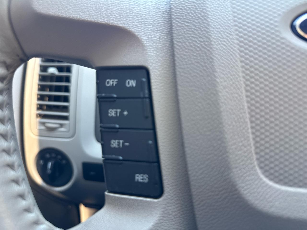 Ford Escape 4WD 4dr XLT 2010