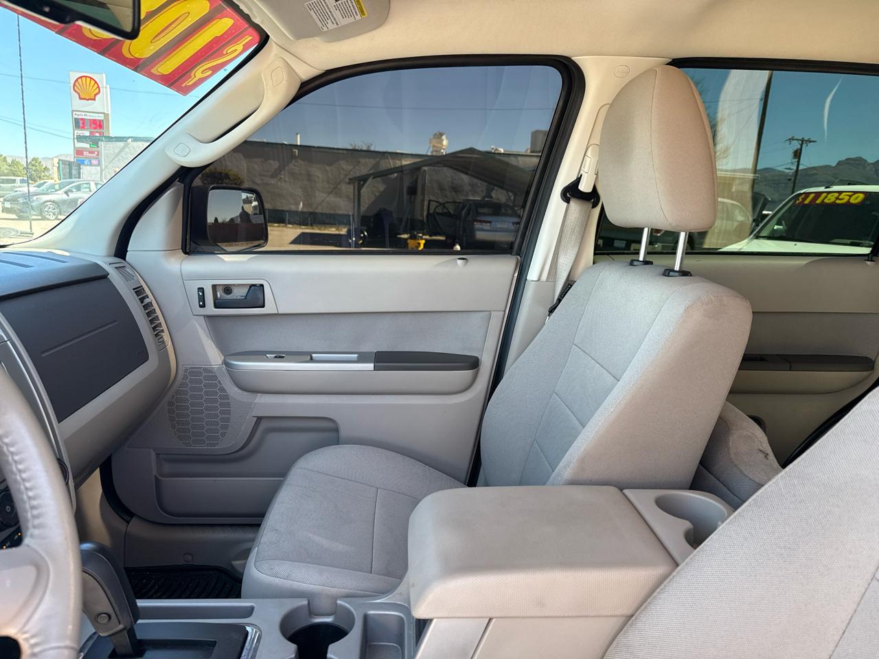 Ford Escape 4WD 4dr XLT 2010