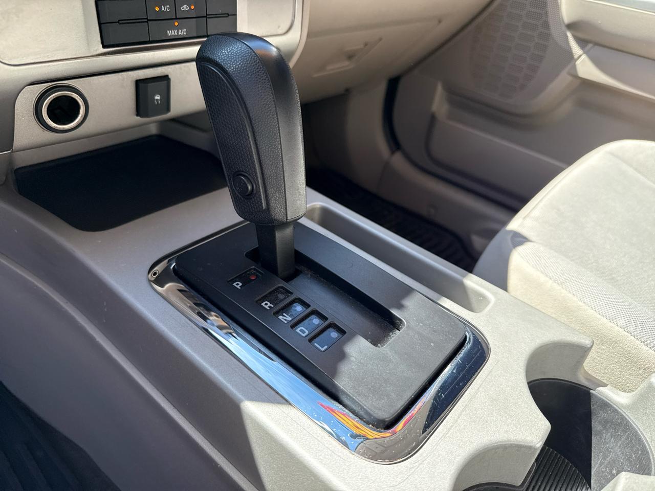 Ford Escape 4WD 4dr XLT 2010