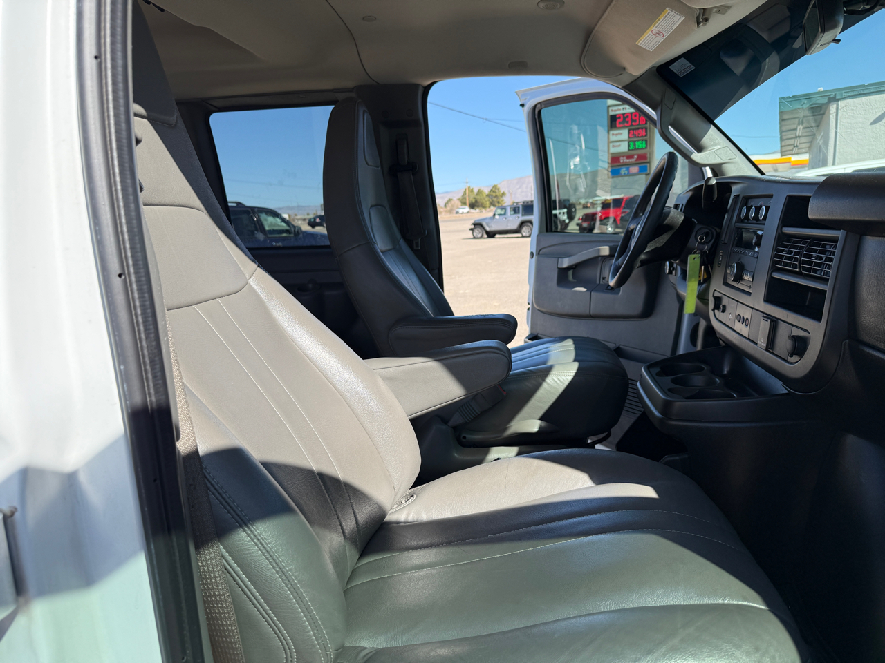GMC Savana Passenger RWD 2500 135" LS 2019