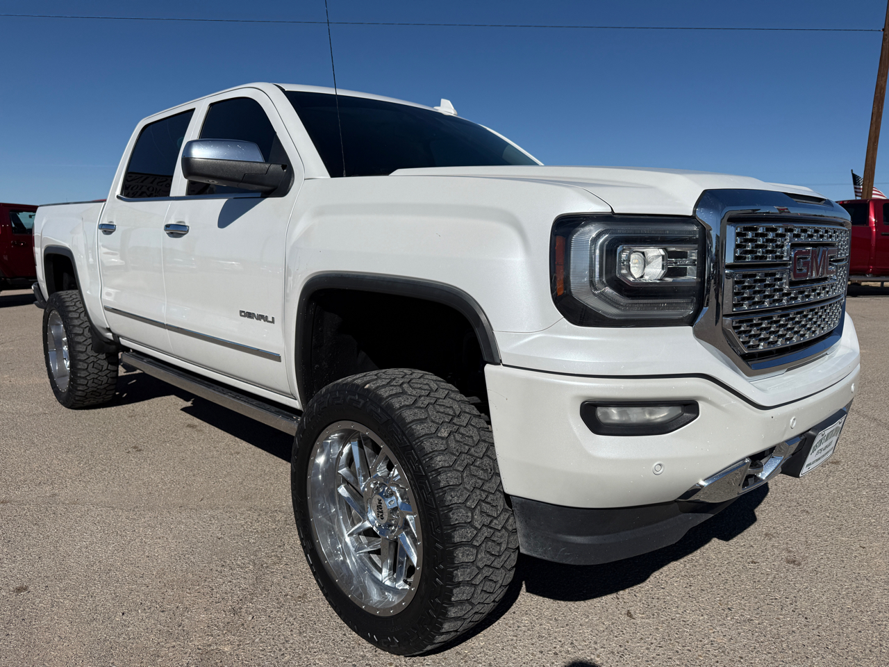 GMC Sierra 1500 4WD Crew Cab 143.5" Denali 2018