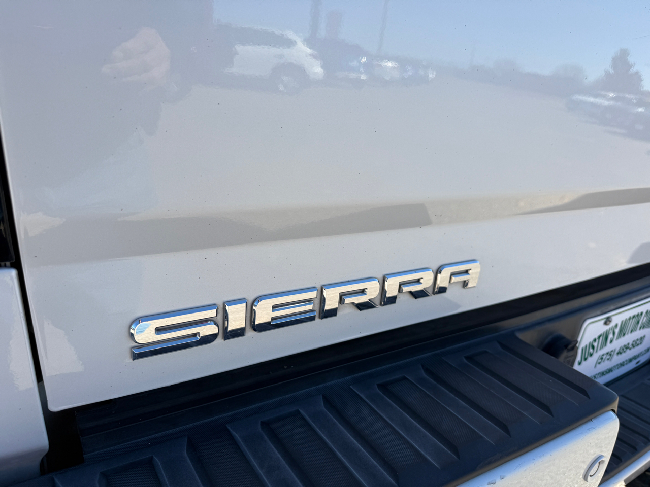 GMC Sierra 1500 4WD Crew Cab 143.5" Denali 2018