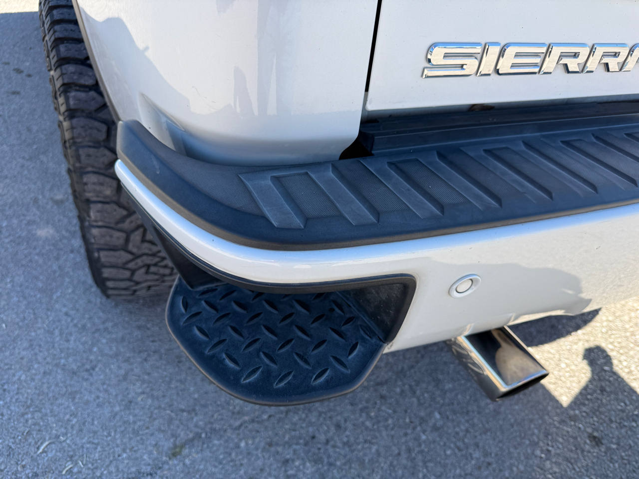 GMC Sierra 1500 4WD Crew Cab 143.5" Denali 2018