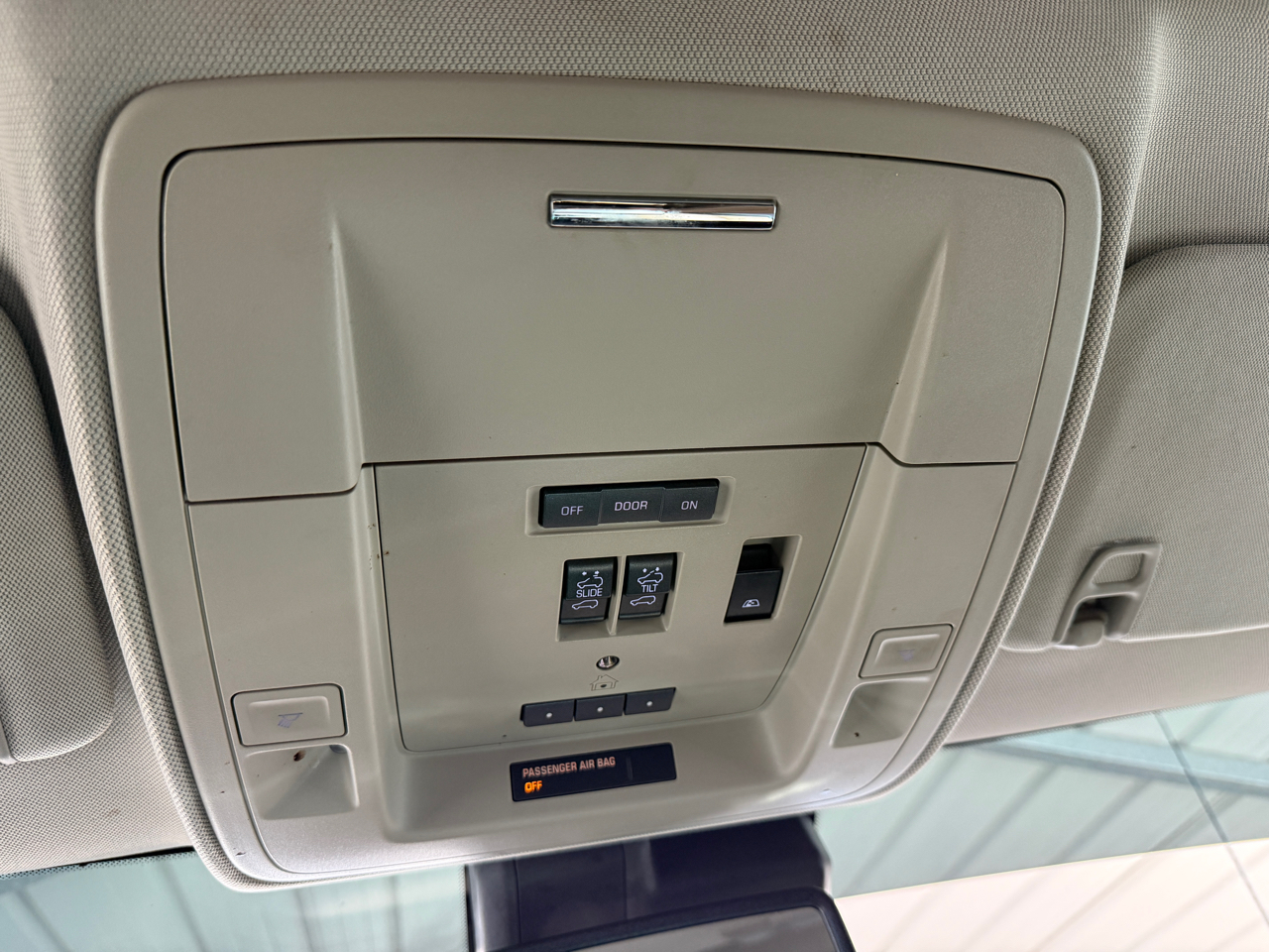 GMC Sierra 1500 4WD Crew Cab 143.5" Denali 2018