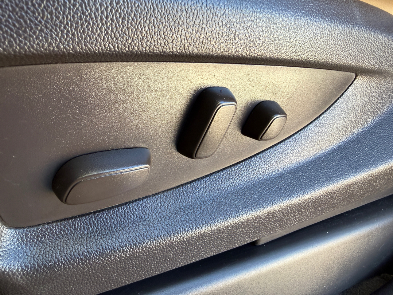 GMC Sierra 1500 4WD Crew Cab 143.5" Denali 2018