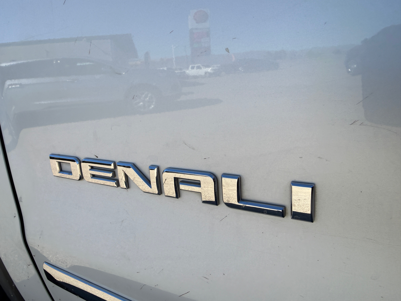 GMC Sierra 1500 4WD Crew Cab 143.5" Denali 2018