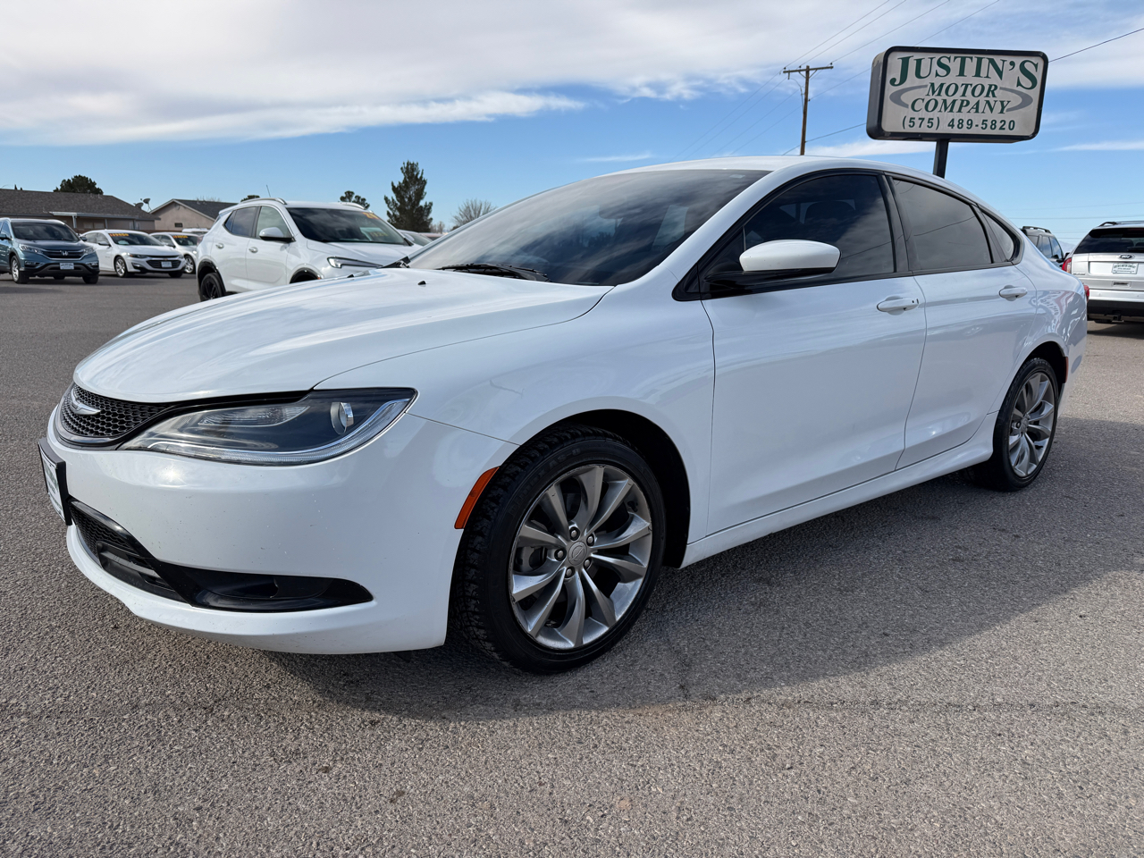 2015 Chrysler 200 4dr Sdn S FWD
