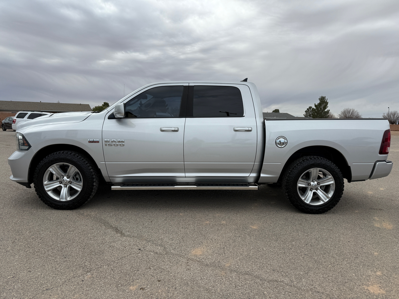 RAM 1500 4WD Crew Cab 140.5" Sport 2013