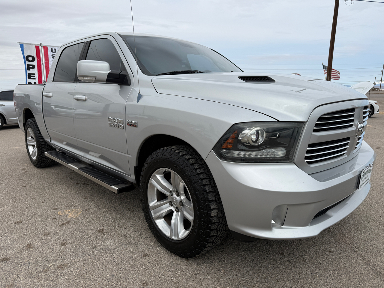 RAM 1500 4WD Crew Cab 140.5" Sport 2013