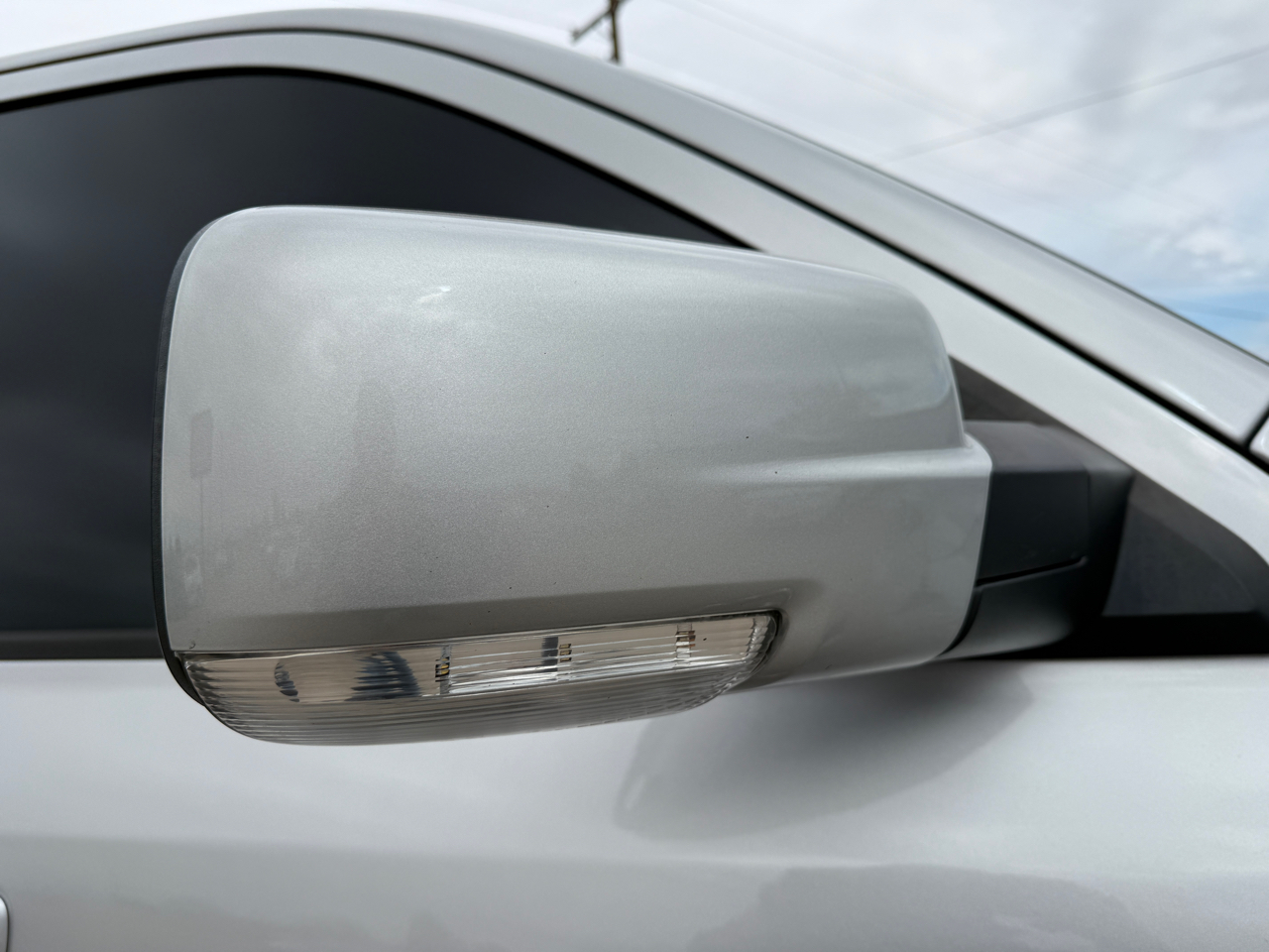 RAM 1500 4WD Crew Cab 140.5" Sport 2013