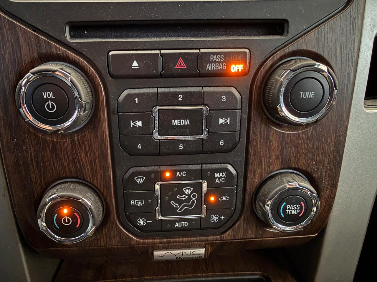 Ford F-150 4WD SuperCrew 157" Lariat 2014