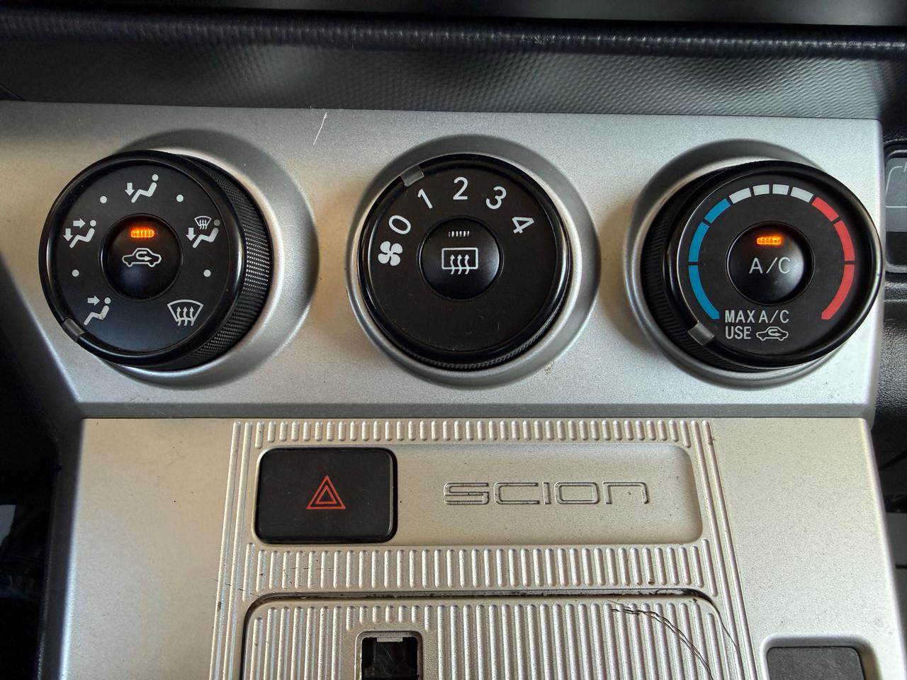 Scion xB 5dr Wgn Man (Natl) 2010