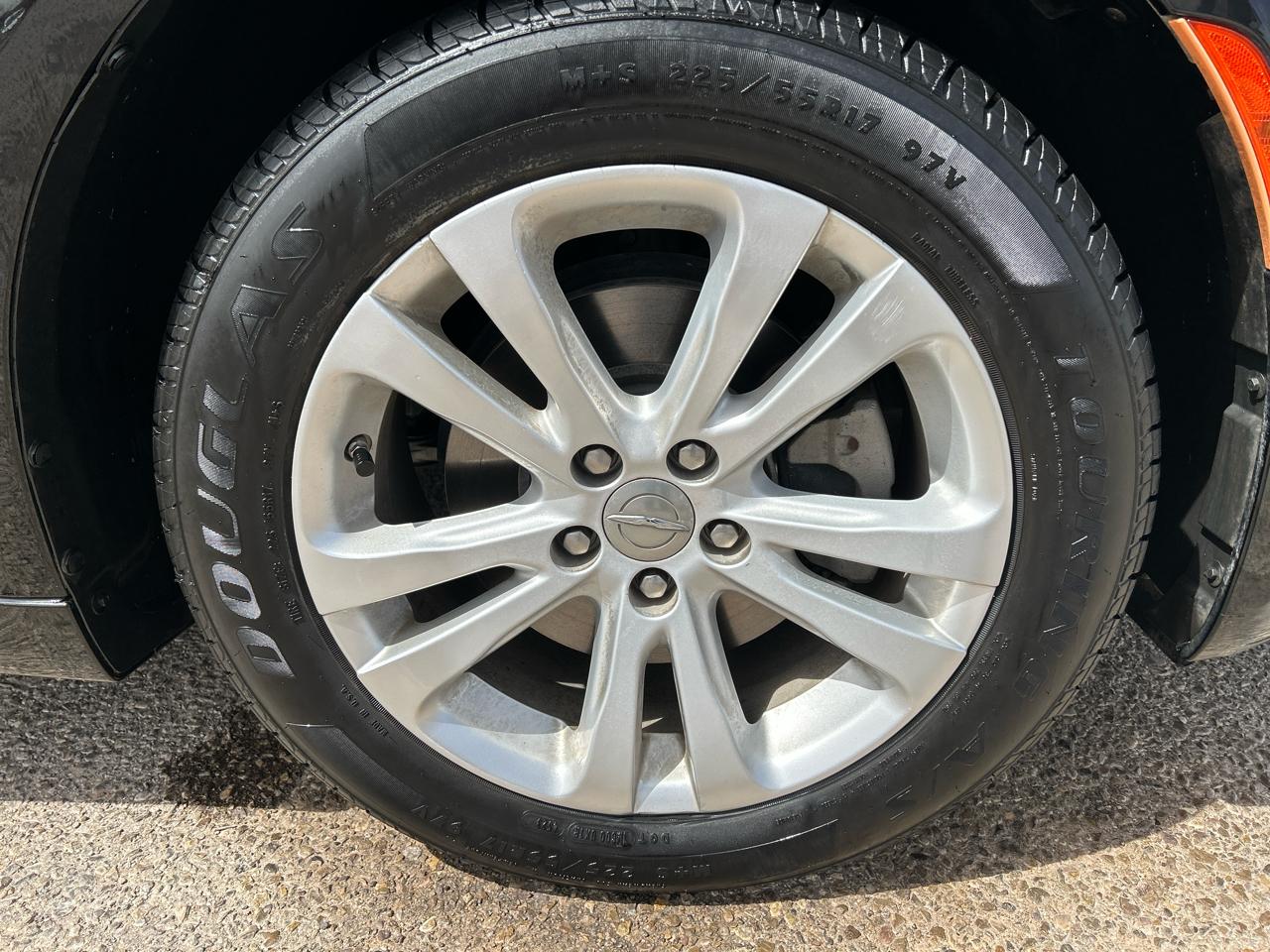 Chrysler 200 4dr Sdn Limited FWD 2016