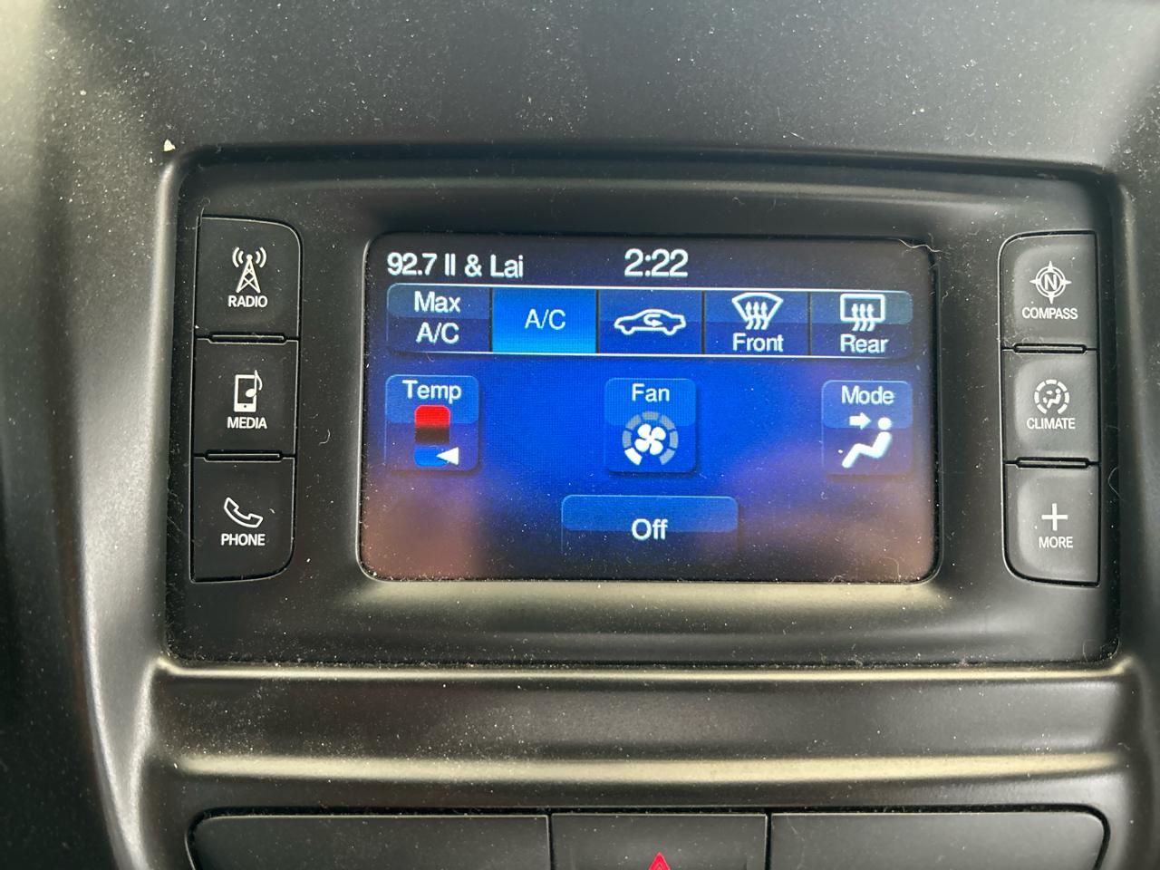 Chrysler 200 4dr Sdn Limited FWD 2016