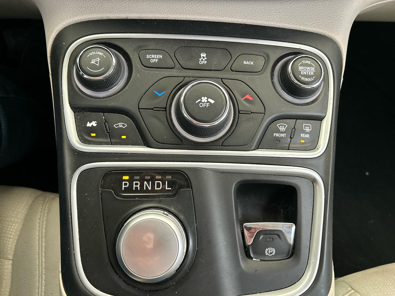 Chrysler 200 4dr Sdn Limited FWD 2016