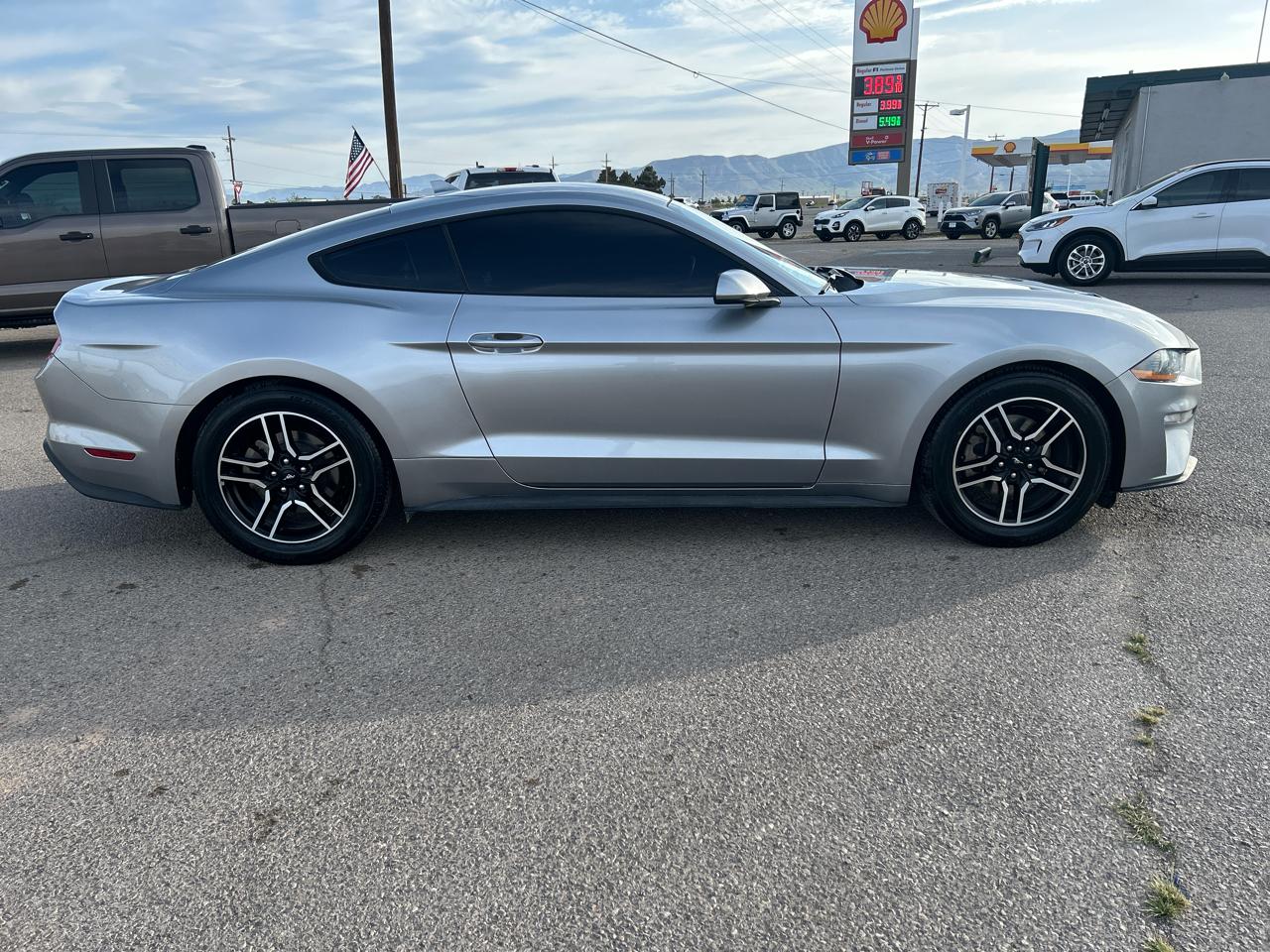 Ford Mustang EcoBoost Fastback 2021