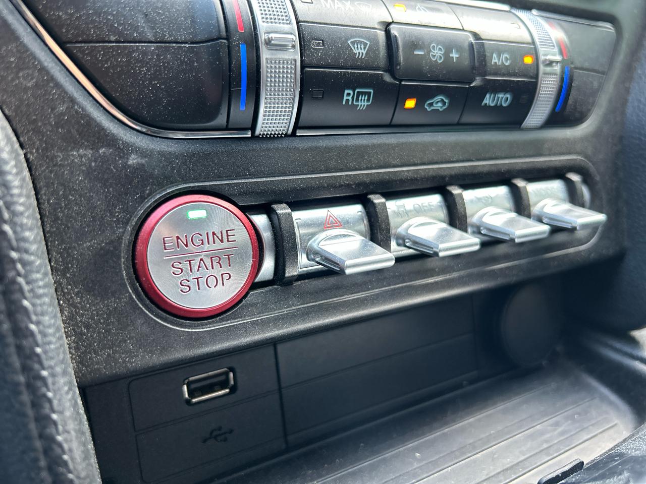 Ford Mustang EcoBoost Fastback 2021