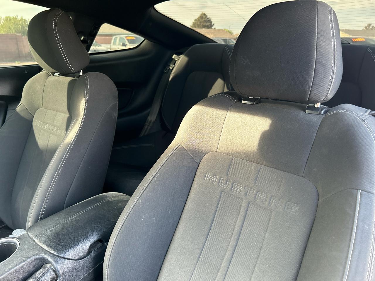 Ford Mustang EcoBoost Fastback 2021