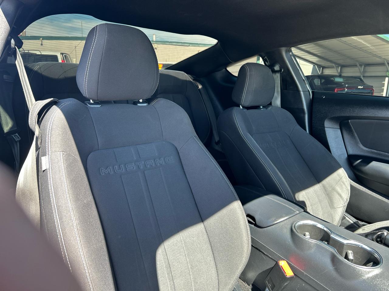 Ford Mustang EcoBoost Fastback 2021