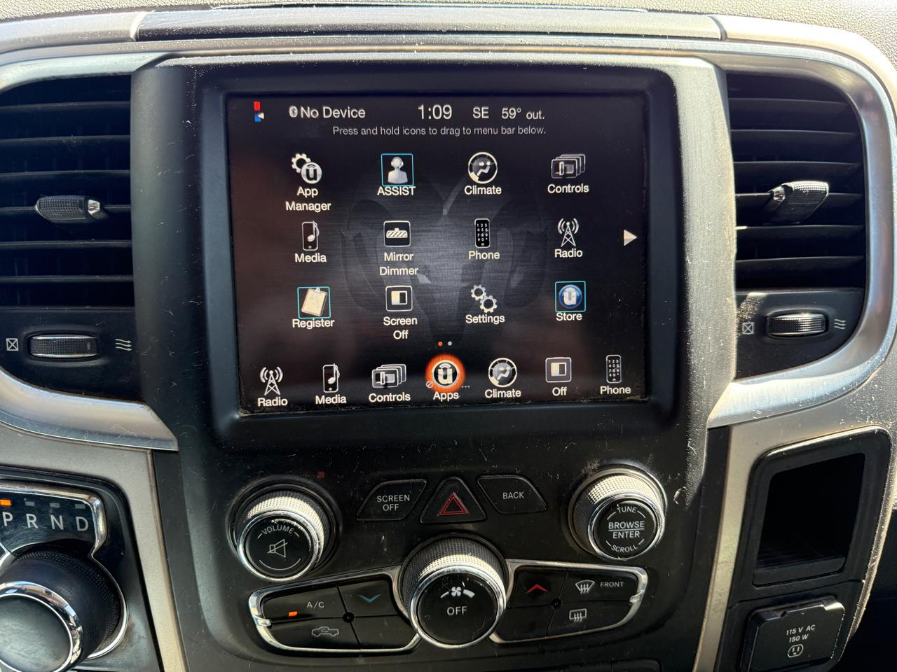 RAM 1500 4WD Crew Cab 140.5" Lone Star 2015