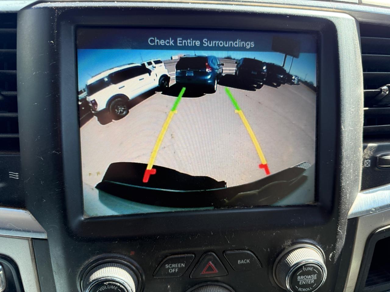 RAM 1500 4WD Crew Cab 140.5" Lone Star 2015