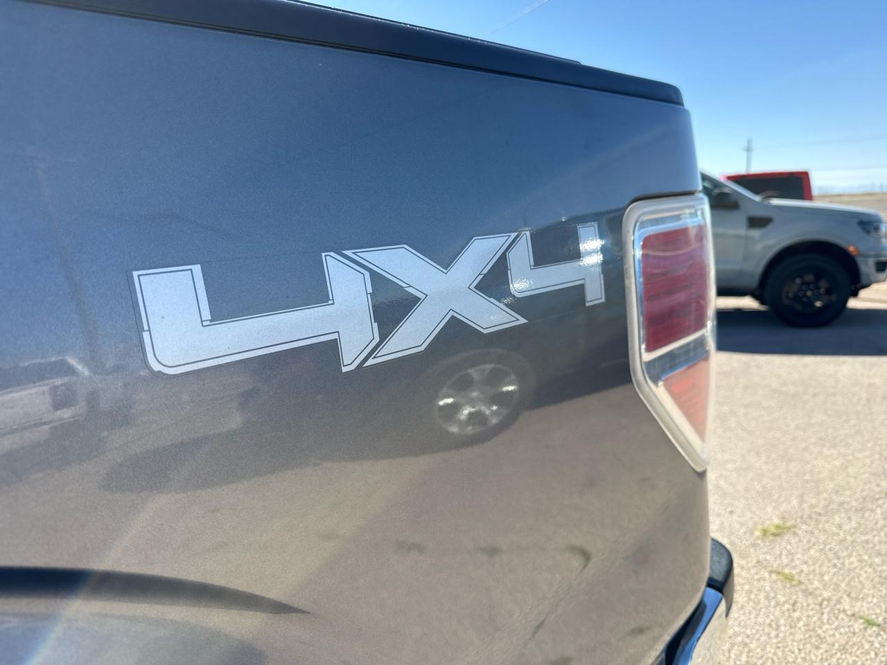 Ford F-150 4WD SuperCrew 145" XL 2013