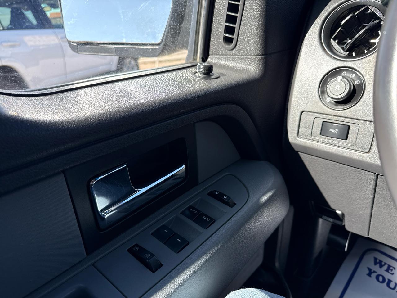 Ford F-150 4WD SuperCrew 145" XL 2013