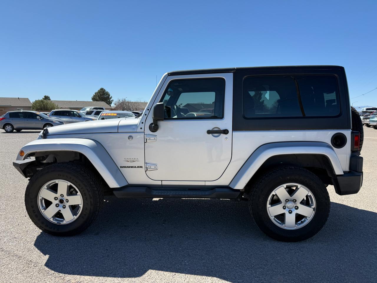 Jeep Wrangler 4WD 2dr Sahara 2011