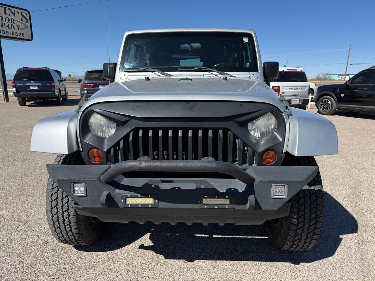 Jeep Wrangler 4WD 2dr Sahara 2011