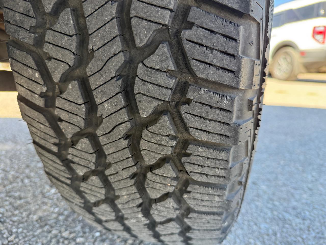 Jeep Wrangler 4WD 2dr Sahara 2011