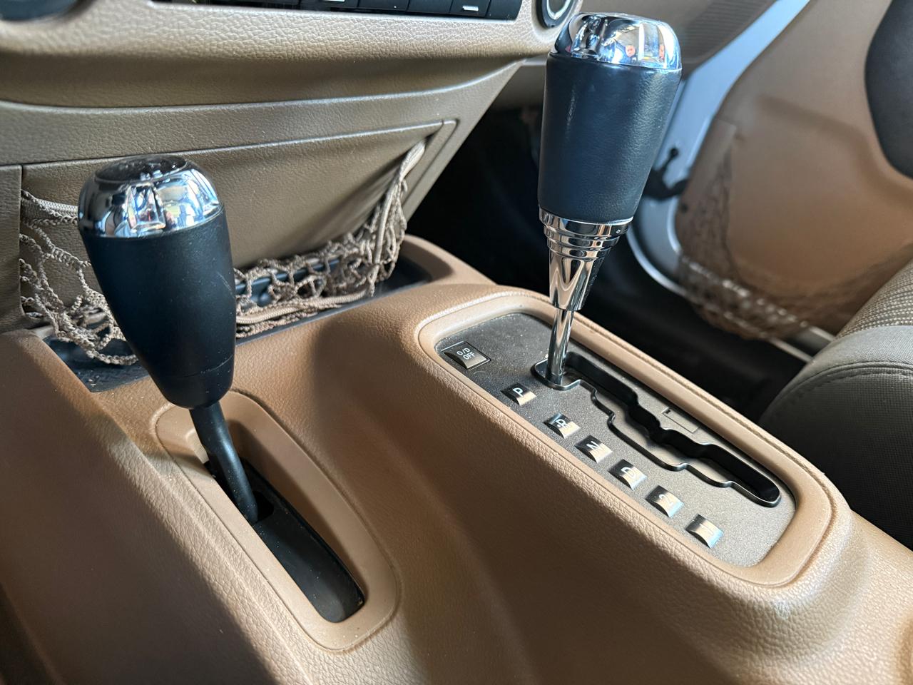 Jeep Wrangler 4WD 2dr Sahara 2011