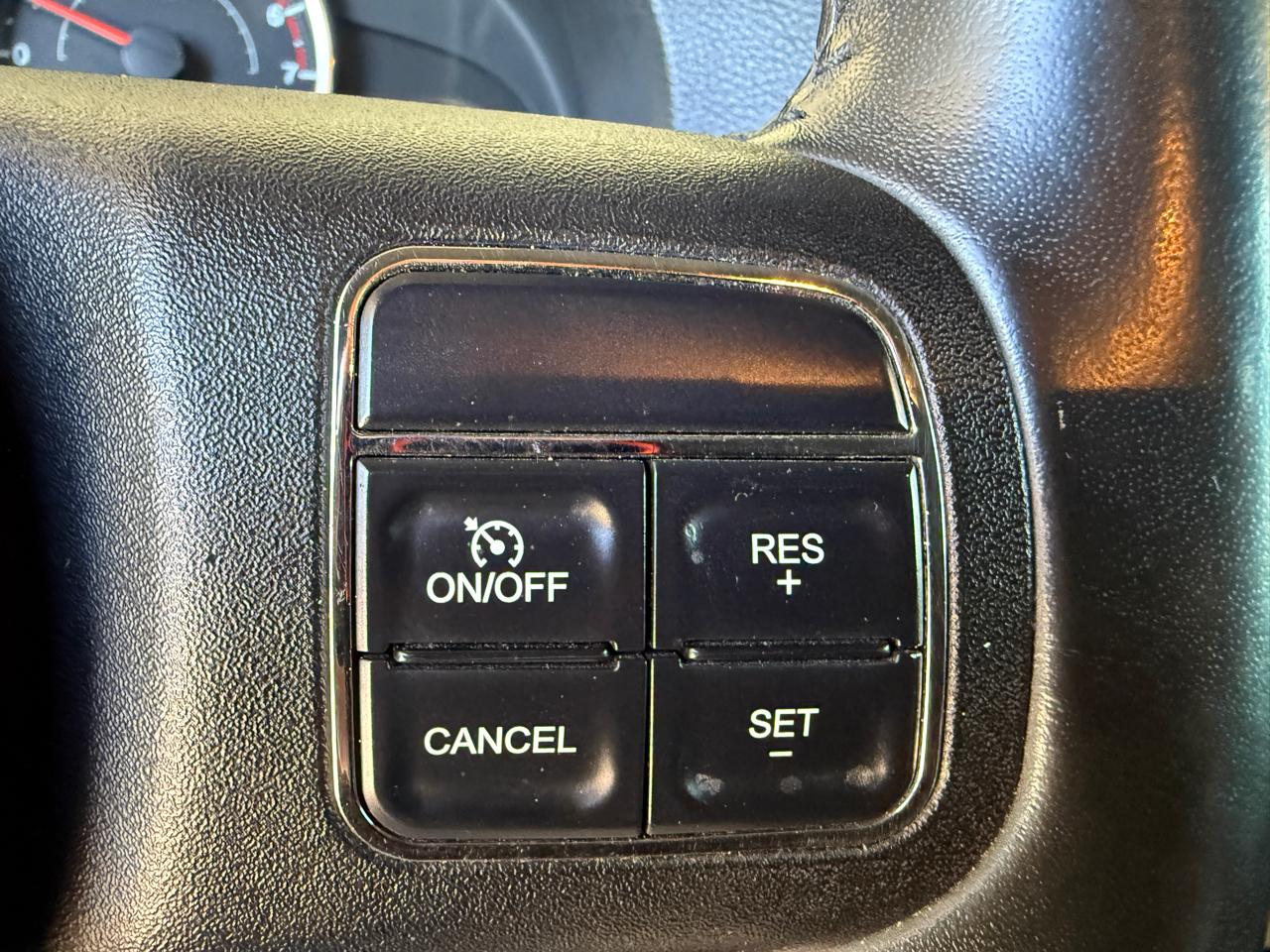 Jeep Wrangler 4WD 2dr Sahara 2011