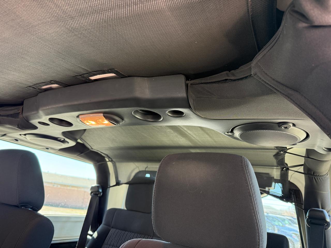 Jeep Wrangler 4WD 2dr Sahara 2011