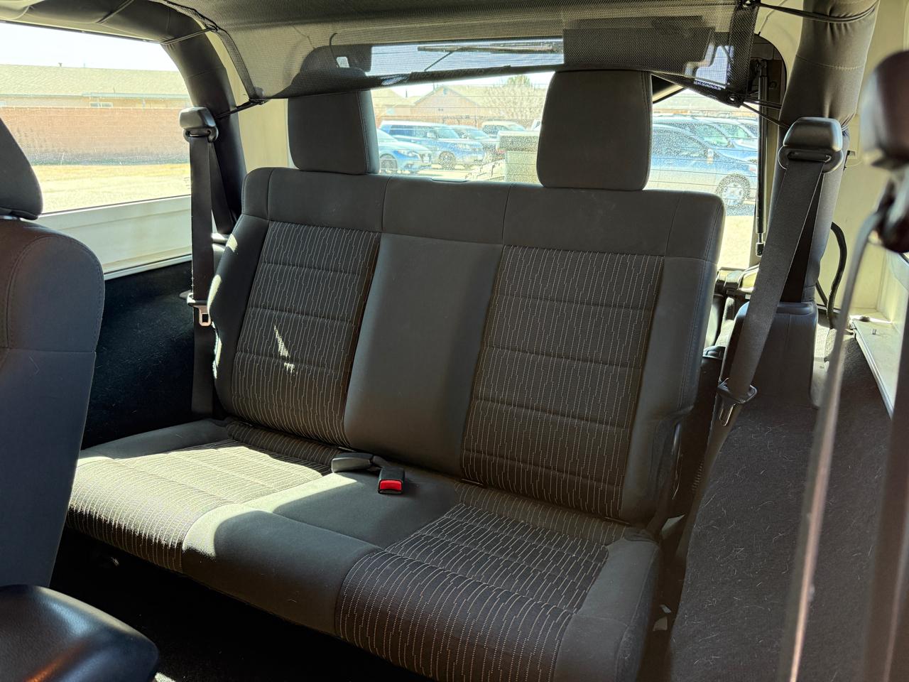 Jeep Wrangler 4WD 2dr Sahara 2011