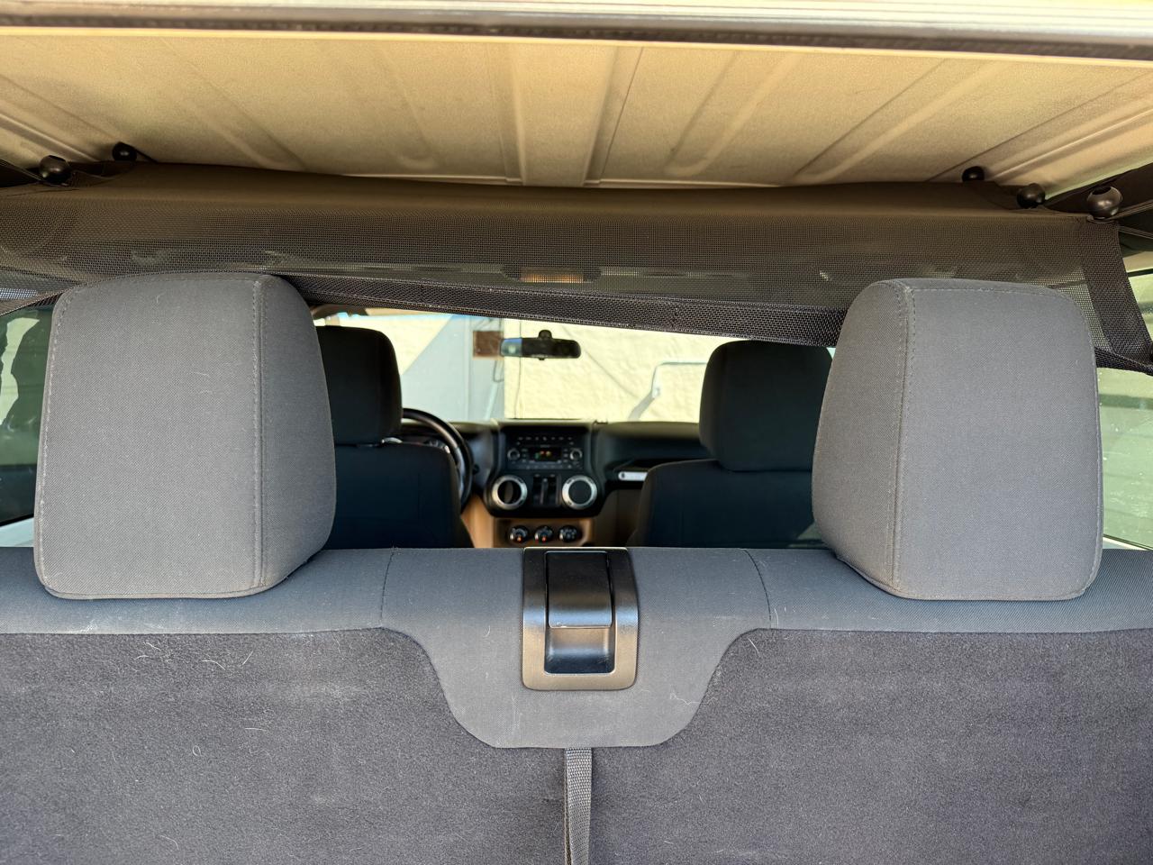 Jeep Wrangler 4WD 2dr Sahara 2011