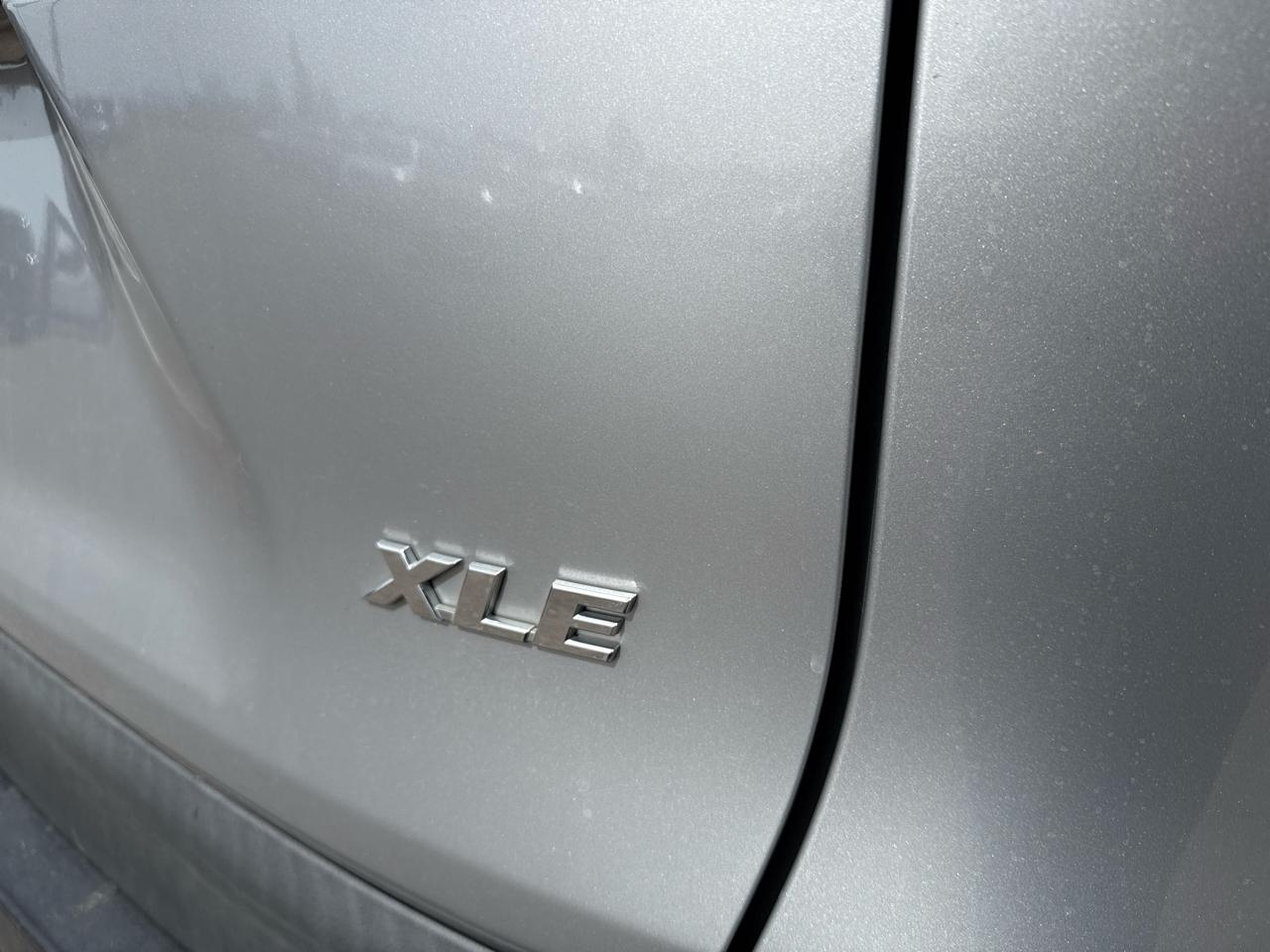 Toyota RAV4 XLE FWD (Natl) 2021